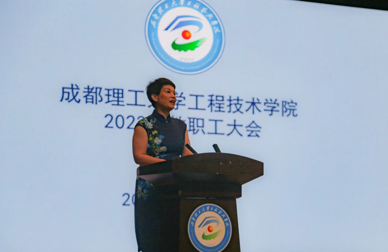 李俊霞.jpg